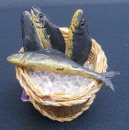 dolls-house-miniature-1-aaa-fish-mackeral-basket