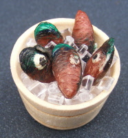 dolls-house-miniature-1-aaa-fish-mussels-in-a-tub