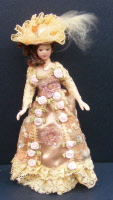 dolls-house-miniature-1-aaa-lady-l