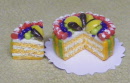 dolls-house-miniature-1-cake-sc23