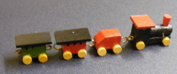 dolls-house-miniature-1-wooden-train