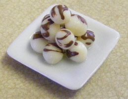 dolls-house-miniature-12-chocolate-balls-wb-w28