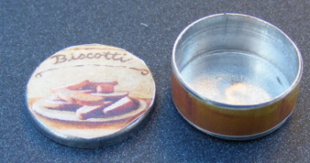 dolls-house-miniature-biscuit-tin-10