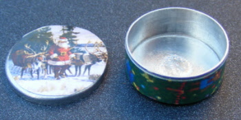 dolls-house-miniature-biscuit-tin-15