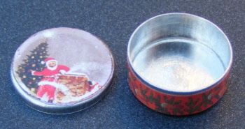 dolls-house-miniature-biscuit-tin-16