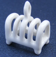 dolls-house-miniature-ceramic-white-toast-rack-w50
