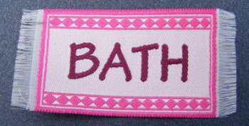dolls-house-miniature-pink-bath-mat