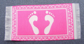 dolls-house-miniature-pink-bath-room-mat