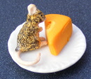 dolls-house-mouse-and-cheese-on-a-ceramic-plate