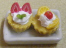 s 2 cakes stawberry and orange oblong plate2