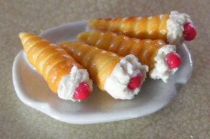 y new cream horns on a plate2