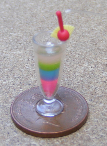 Melody Jane Dollhouse Miniature Drink Accessory – 2 Blue & Pink Cocktails With Lemon, 1:12 Scale, Perfect For Bar Or Pub Scene - View #5